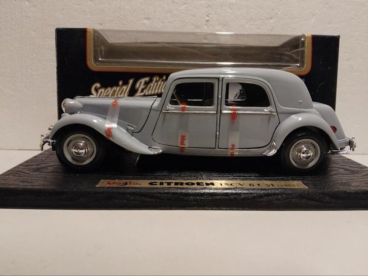 Citroen Traction 15CV 1952 grijs Maisto metal 1:18 KRD, Hobby en Vrije tijd, Modelauto's | 1:18, Zo goed als nieuw, Auto, Maisto