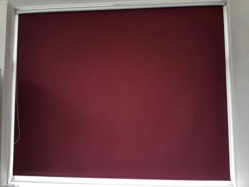 1 rolgordijn zonwerende en verduisterende kleur Sofia rood, Huis en Inrichting, Stoffering | Gordijnen en Lamellen, Zo goed als nieuw