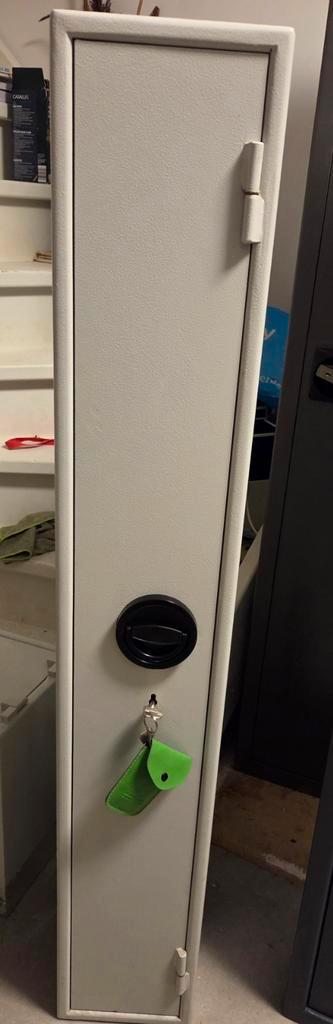 Wapenkast wapenkluis voor 3 geweren beschikbaar voor biedingen