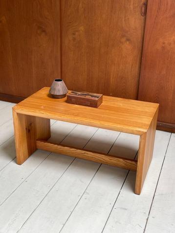 houten salontafel sidetable minimalistisch grenen houtwerk beschikbaar voor biedingen