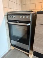 Gasfornuis + pannenset, Ophalen, 4 kookzones, Zo goed als nieuw, Gas