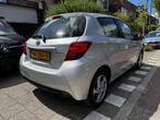 Toyota Yaris 1.5 Hybrid Lease Limited, Gebruikt, 4 cilinders, Met garantie (alle), Bedrijf