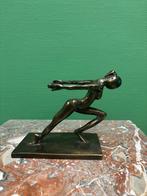 Antieke bronzen sprintende vrouw, nog in topstaat., Antiek en Kunst, Antiek | Koper en Brons, Ophalen of Verzenden