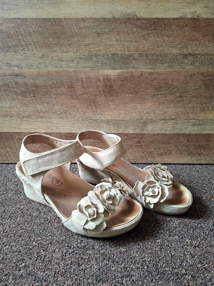 Sandaal Footnotes mt 39, breedtemaat G, Kleding | Dames, Schoenen, Zo goed als nieuw, Sandalen of Muiltjes, Beige, Ophalen of Verzenden