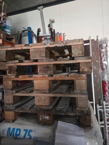 3 Europallets te koop beschikbaar voor biedingen