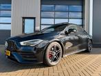 Mercedes-Benz CLA 180 AMG PANO 7G-DCT 136PK 2022 Zwart, Auto's, Mercedes-Benz, CLA, 4 cilinders, Zwart, Origineel Nederlands