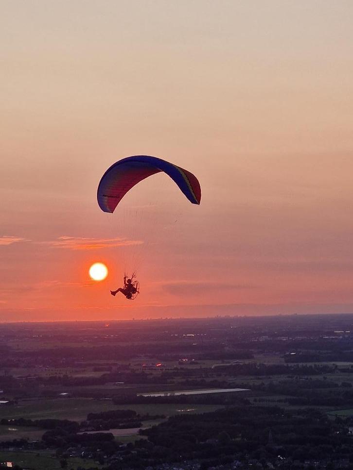 paramotor opleiding, Sport en Fitness, Zweefvliegen en Paragliding, Nieuw, Paramotor, Gemotoriseerd, Ophalen
