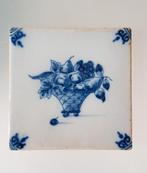 Antieke , Nederlandse wandtegel fruitmand, Ophalen of Verzenden