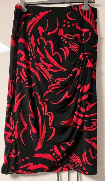 Yoek nieuwe rok zwart / rood mt. XXL beschikbaar voor biedingen