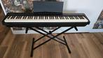 Roland FP30 digitale piano incl pedaal en onderstel Innox, Ophalen, Zo goed als nieuw, Zwart