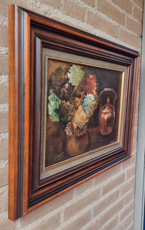 Fraai stilleven gesigneerd "Bloemen in vaas met koperen kan", Antiek en Kunst, Kunst | Schilderijen | Klassiek, Ophalen of Verzenden