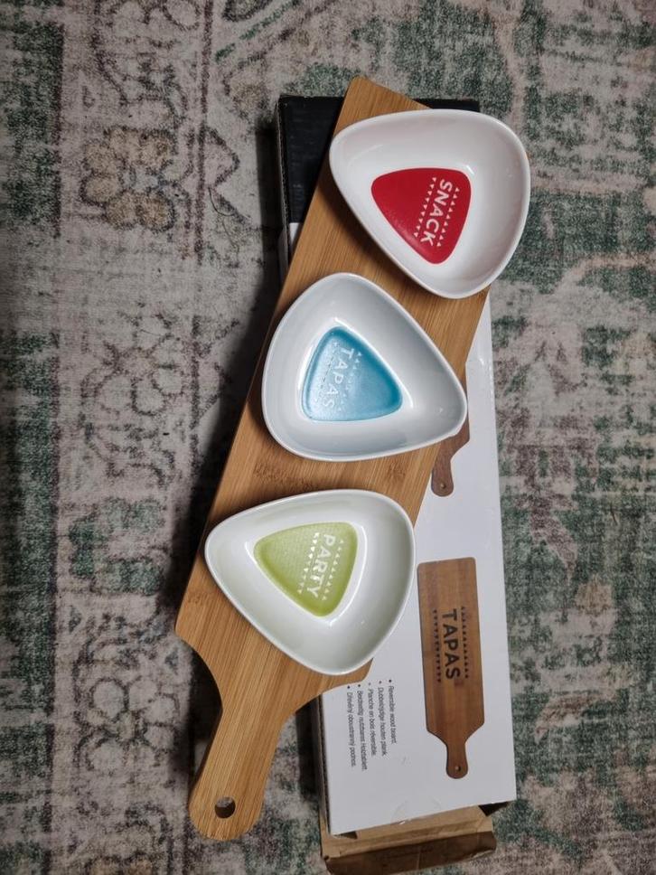 Nieuw Tapas Plankje met Schalen - 4x beschikbaar, Huis en Inrichting, Keuken | Bestek, Nieuw, Los bestek, Hout, Ophalen of Verzenden