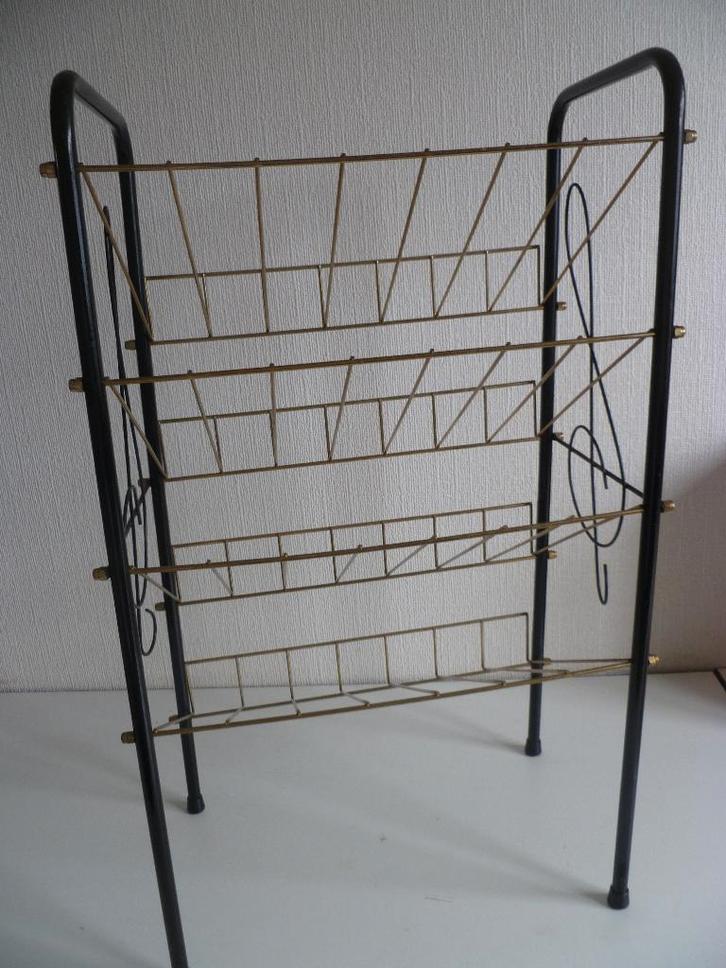 Retro vintage jaren 60 muziekbladen rekje, Huis en Inrichting, Woonaccessoires | Krantenbakken en Lectuurbakken, Gebruikt, Ophalen of Verzenden