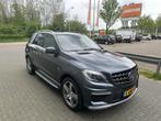 Mercedes-Benz M-Klasse 5.5 Ml63 AMG AUT 2012 Grijs, Auto's, Mercedes-Benz, Automaat, 155 €/maand, 2245 kg, Leder