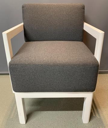 Piet Boon stoelen twv € 1150,00 per stuk 2 x showroommodel beschikbaar voor biedingen