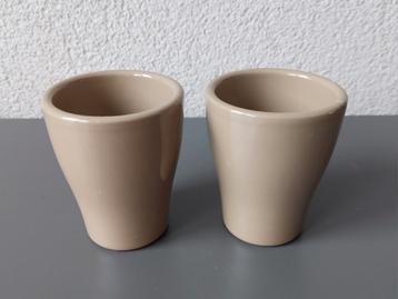 2 kleine decoratie potjes bloempje plantje taupe kleurig beschikbaar voor biedingen