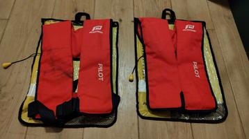 2x opblaasbaar reddingsvest kind tot 40kg plastimo pilot beschikbaar voor biedingen