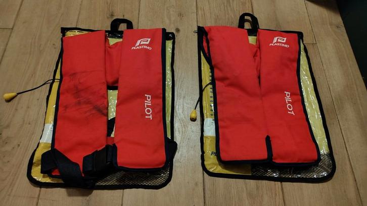 2x opblaasbaar reddingsvest kind tot 40kg plastimo pilot, Watersport en Boten, Watersportkleding, Zo goed als nieuw, Reddingsvest of Zwemvest