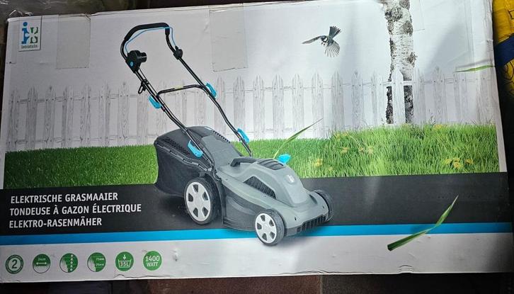 Intratuin Elektrische Grasmaaier 1400 Watt | Nooit gebruikt!, Tuin en Terras, Grasmaaiers, Nieuw, Elektrische grasmaaier, 30 t/m 39 cm