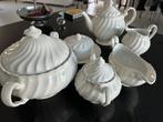 Klassiek wit porseleinen servies –compleet/goede staat!!, Ophalen of Verzenden, Overige stijlen, Porselein, Schaal of Schalen