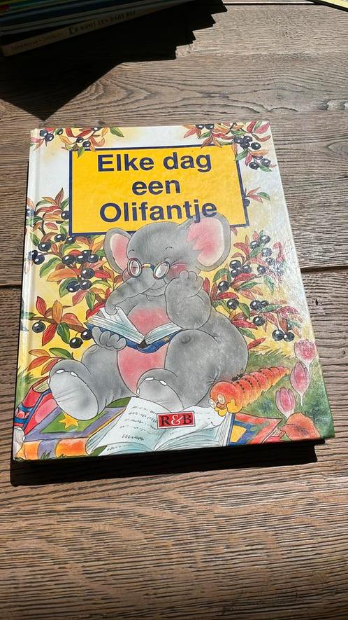 Boek – Elke dag een olifantje, Boeken, Kinderboeken | Baby's en Peuters, Ophalen of Verzenden