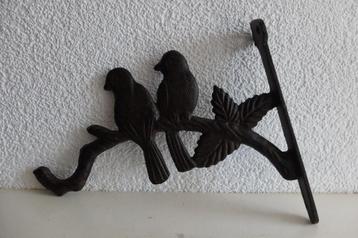 Gietijzeren wandhaak/mezenbollenhanger vogels op een tak