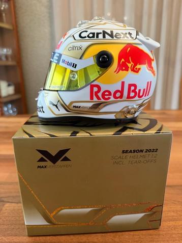 Max Verstappen 2022 season helm. Limited Edition.  beschikbaar voor biedingen