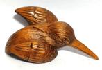 Houten Netsuke van een ijsvogel  Japan, Verzamelen, Ophalen of Verzenden, Nieuw, Vogel, Beeldje of Figuurtje