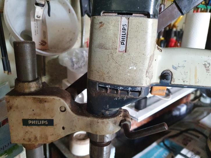 Philips vintage boormachine in standaard defect, Doe-het-zelf en Verbouw, Gereedschap | Boormachines, Gebruikt, Boormachine, Ophalen of Verzenden
