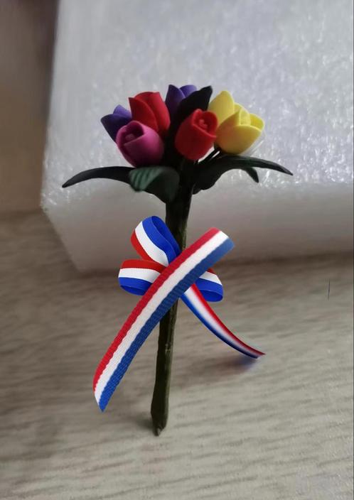 80 jaar vrijheid – Oekraïne - Canada - Vrijheidstulpen, Verzamelen, Militaria | Algemeen, Overige soorten, Miniatuur of Beeldje