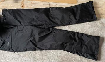 Nieuwe motorbroek Difi beschikbaar voor biedingen