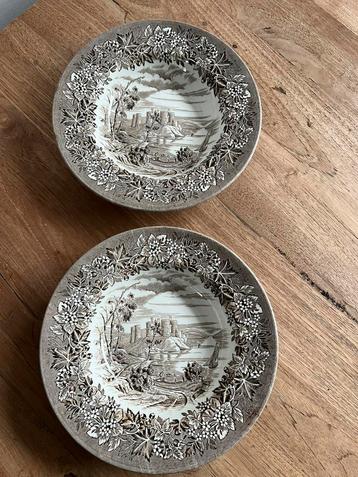 2 Borden, Castles English Ironstone tableware beschikbaar voor biedingen