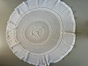 Rond gehaakt kleed kleur wit katoen afmeting 126cm diameter  beschikbaar voor biedingen