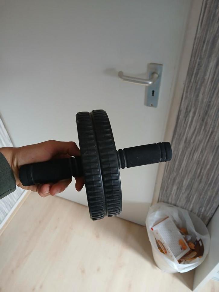 Buikspierwiel voor effectieve buikspiertraining, Sport en Fitness, Fitnessmaterialen, Gebruikt, Buikspierwiel, Buik, Ophalen of Verzenden