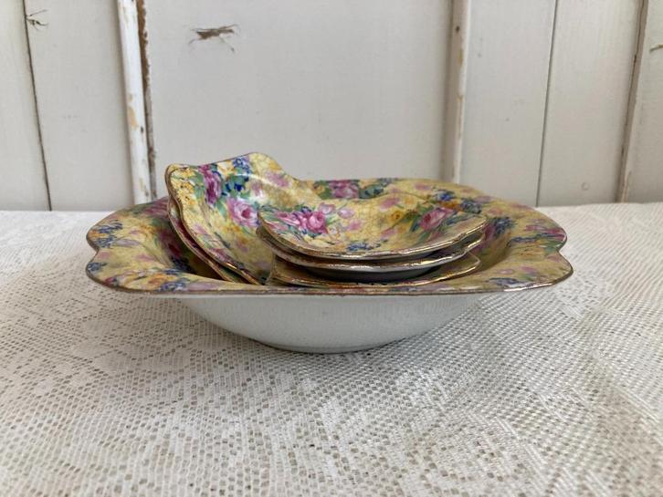 Brocante porseleinen pindastel / Mille Fleurs, Antiek en Kunst, Curiosa en Brocante, Ophalen of Verzenden