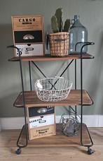 Industriële trolley met 3 etages, Met plank(en), Ophalen of Verzenden, Zo goed als nieuw, Minder dan 150 cm