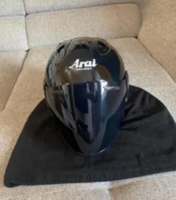 Arai helm gloednieuw beschikbaar voor biedingen