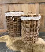 Hoge rieten mand met deksel - wasmand, Huis en Inrichting, Woonaccessoires | Schalen en Manden, -, Rond, Nieuw, Ophalen of Verzenden