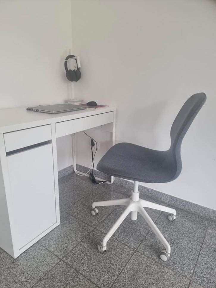 IKEA Micke bureau + bureaustoel, Huis en Inrichting, Bureaus, Ophalen