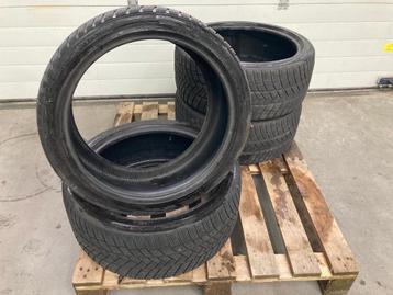 Vredestein banden 235/40/R19 96W M+S - Volvo - Winterbanden