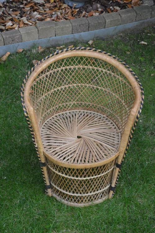 Vintage stoeltje van rotan/ riet boho stijl voor pop of beer, Antiek en Kunst, Curiosa en Brocante, Ophalen of Verzenden