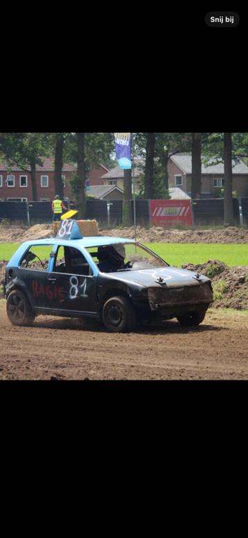 Cross auto beschikbaar voor biedingen