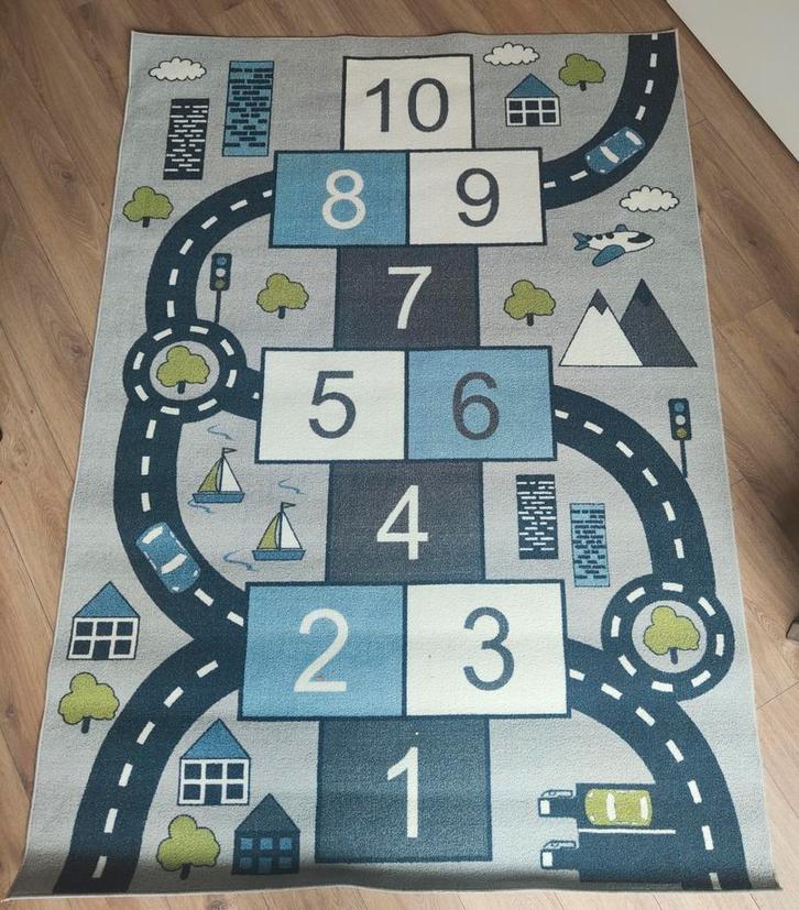 Kindertapijt met straten en hinkelbaan 140*180cm, Huis en Inrichting, Stoffering | Tapijten en Kleden, Zo goed als nieuw, 100 tot 150 cm