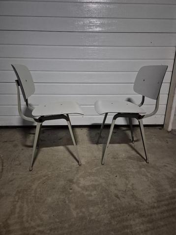 Friso kramer revolt stoelen beschikbaar voor biedingen