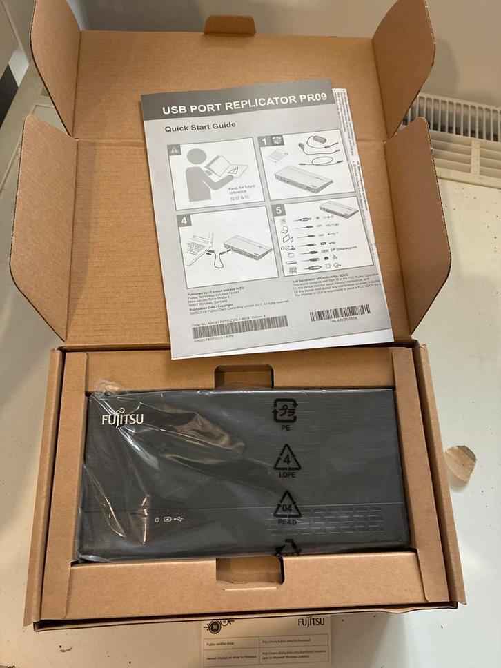 Fujitsu Docking Station - Uitbreiding voor uw Laptop, Computers en Software, Dockingstations, Zo goed als nieuw, Docking station