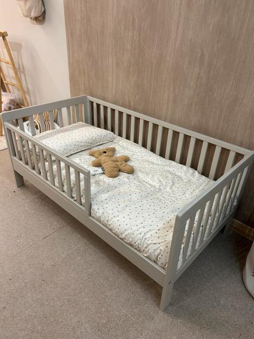 Peuterbed •Otis• By Juffrouw Kwast, Kinderen en Baby's, Kinderkamer | Bedden, Zo goed als nieuw, 140 tot 160 cm, 70 tot 85 cm