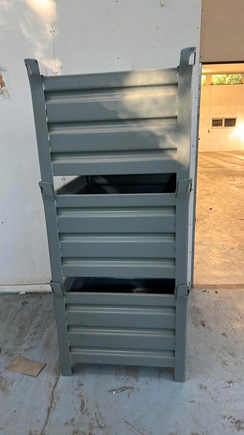 30x Stapelbak staal vaste constructie grijs gelakt, Doe-het-zelf en Verbouw, Kratten en Dozen, Zo goed als nieuw, 100 cm of meer
