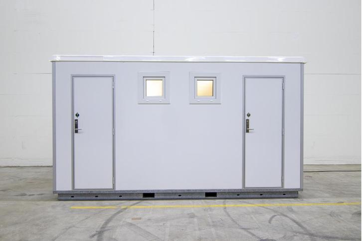 Dubbele Badkamer Unit | 2 Badkamers | Douche + Toilet, Zakelijke goederen, Machines en Bouw | Keten en Containers, Ophalen of Verzenden