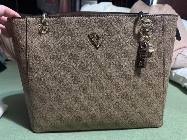 Leuke originele Guess shopper Noelle tas, Sieraden, Tassen en Uiterlijk, Tassen | Damestassen, Nieuw, Shopper, Bruin, Ophalen