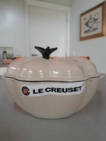 Le Creuset pompoen pan 22 cm, 2 liter, kleur Meringue Nieuw  beschikbaar voor biedingen